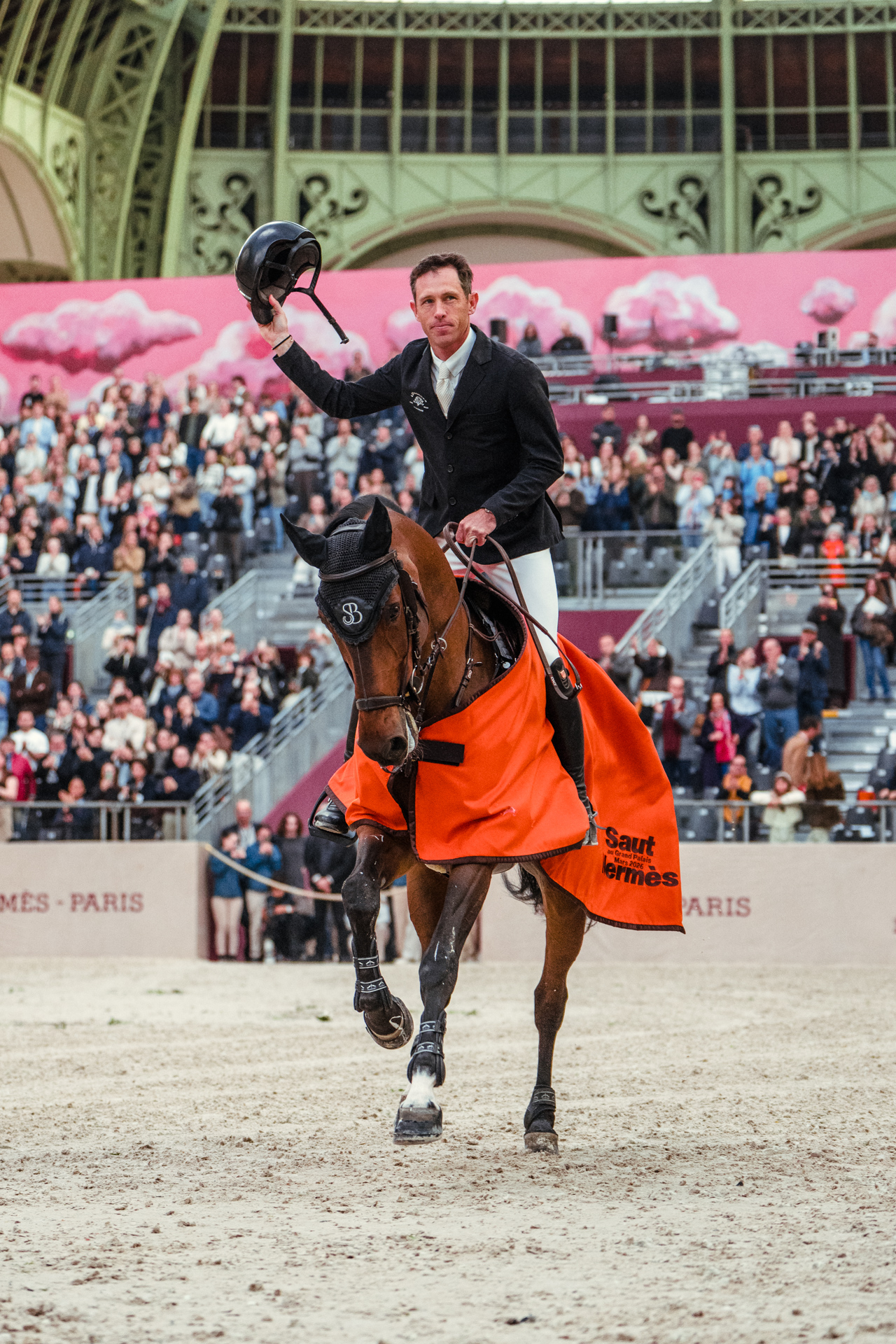 Tour d'honneur — victory lap at the Grand Prix Hermès